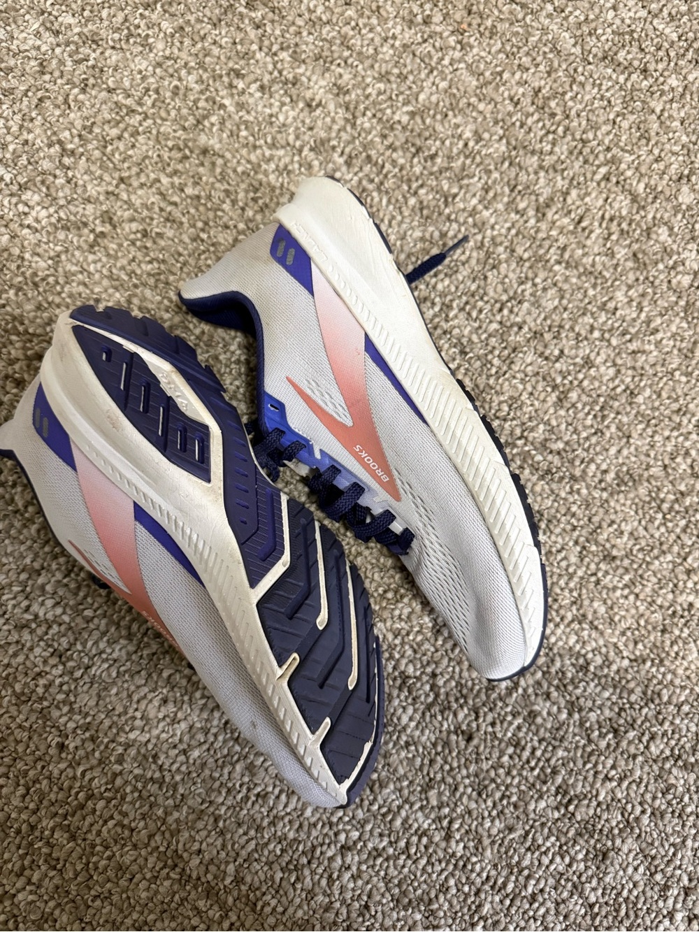 Brooks Women's Launch GTS 8 running shoes - Picture 6 of 7
